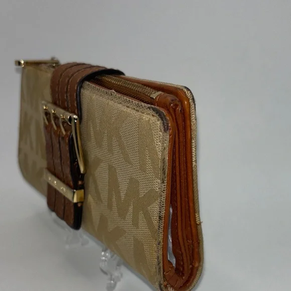 Michael Kors Logo 3 Strap Wallet - Picture 3 of 12